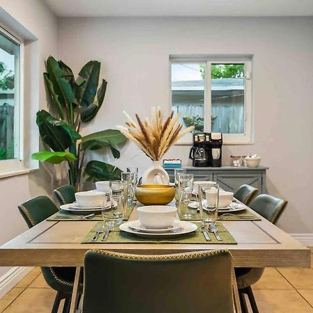 Private Oasis With Pool Near Beaches, Dining & Las Olas 포트 로더데일 외부 사진