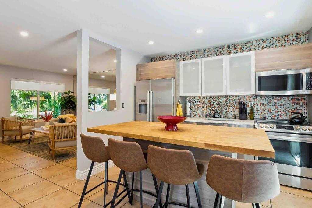 Private Oasis With Pool Near Beaches, Dining & Las Olas 포트 로더데일 외부 사진