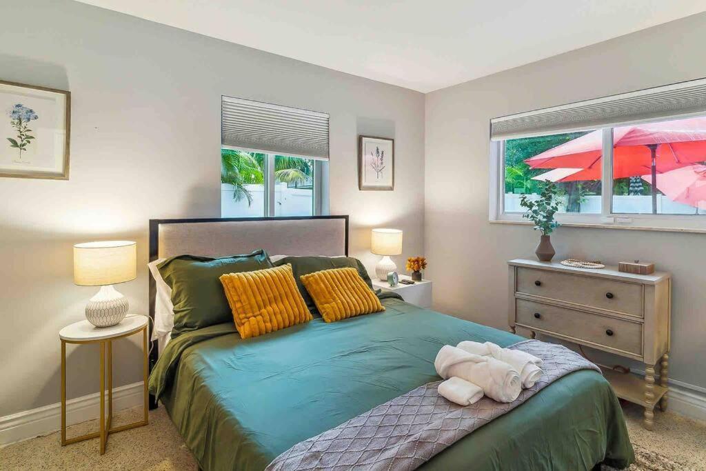 Private Oasis With Pool Near Beaches, Dining & Las Olas 포트 로더데일 외부 사진
