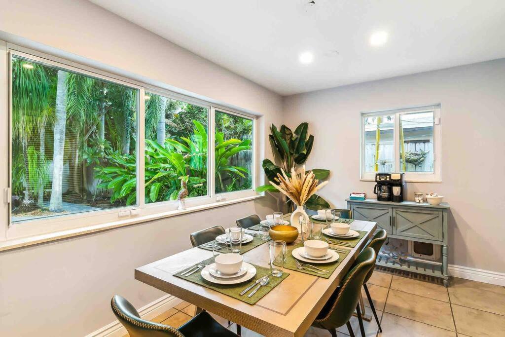 Private Oasis With Pool Near Beaches, Dining & Las Olas 포트 로더데일 외부 사진