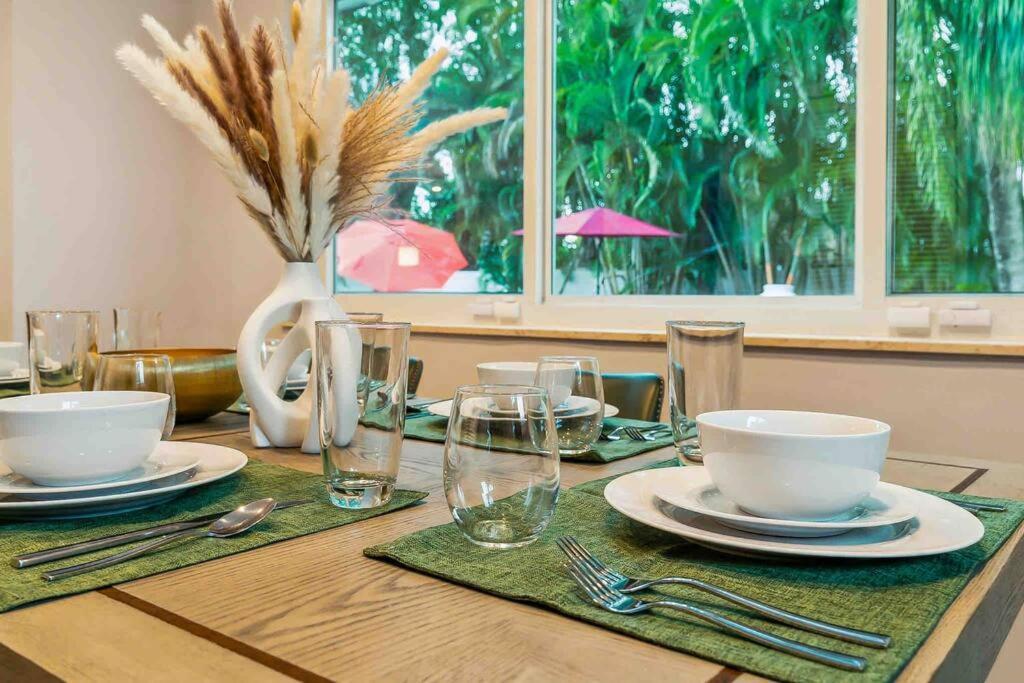 Private Oasis With Pool Near Beaches, Dining & Las Olas 포트 로더데일 외부 사진
