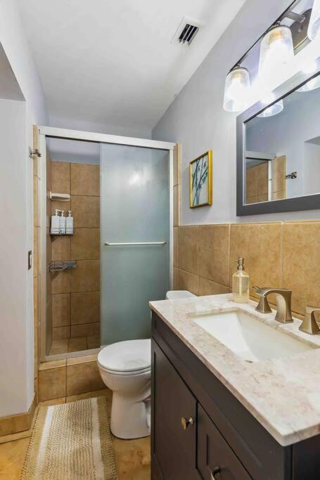 Private Oasis With Pool Near Beaches, Dining & Las Olas 포트 로더데일 외부 사진